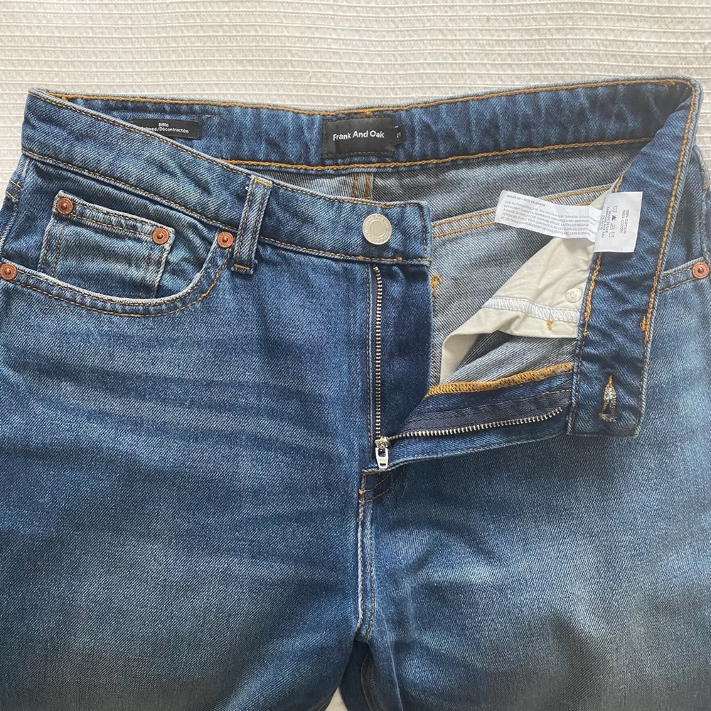 FRANK AND OAK MEDIUM WASH DENIM BILLIE RELAXED HIGH RISE CROPPED JEANS - 27
